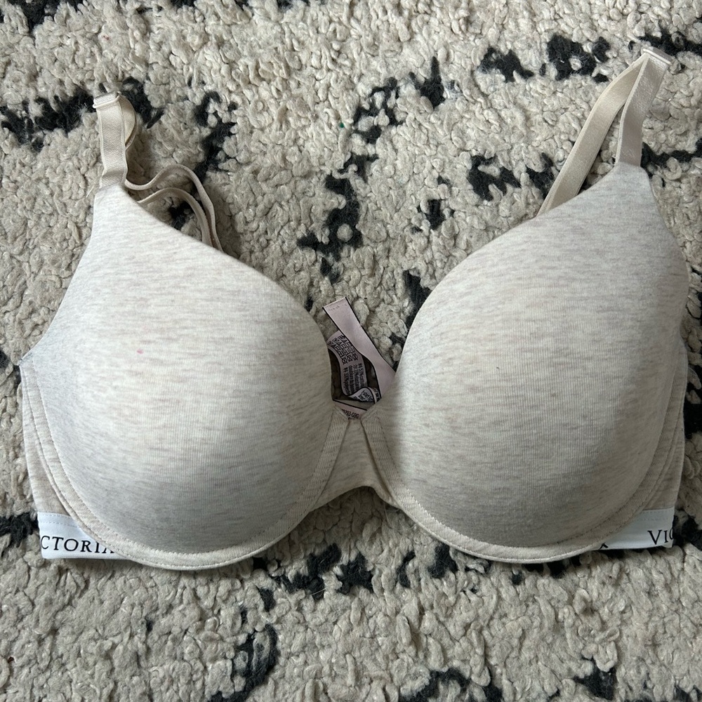 Victoria’s Secret Cream Tshirt Lightly Lined Demi